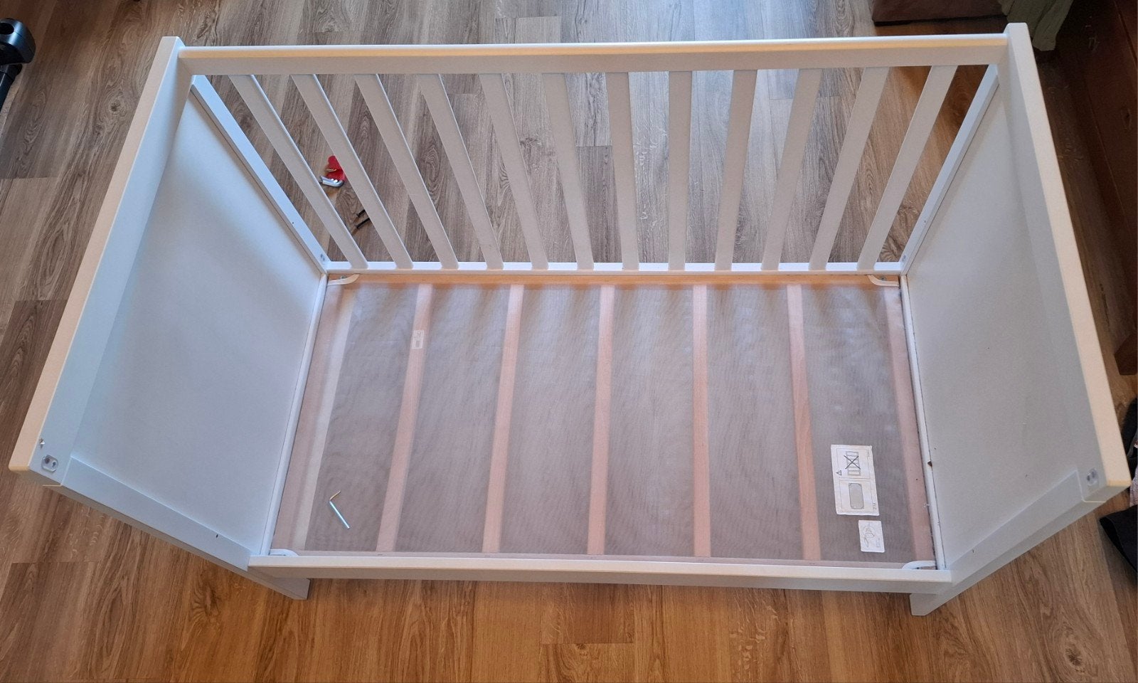 Ikea sundvik babybedje / ledikant, Kinderen en Baby's, Babywiegjes en Ledikanten, Ophalen, Gebruikt, Ledikant