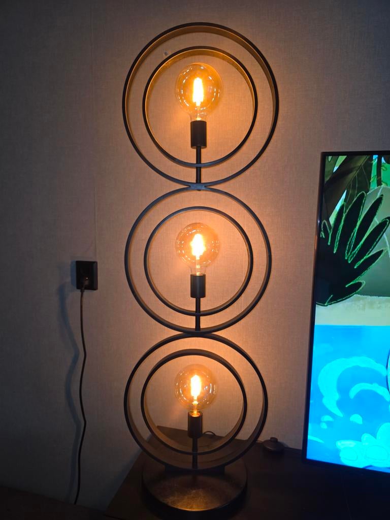 Design lamp van Knibbeler - Moderne vloerlamp, Huis en Inrichting, Ophalen, 100 tot 150 cm, Zo goed als nieuw, Metaal