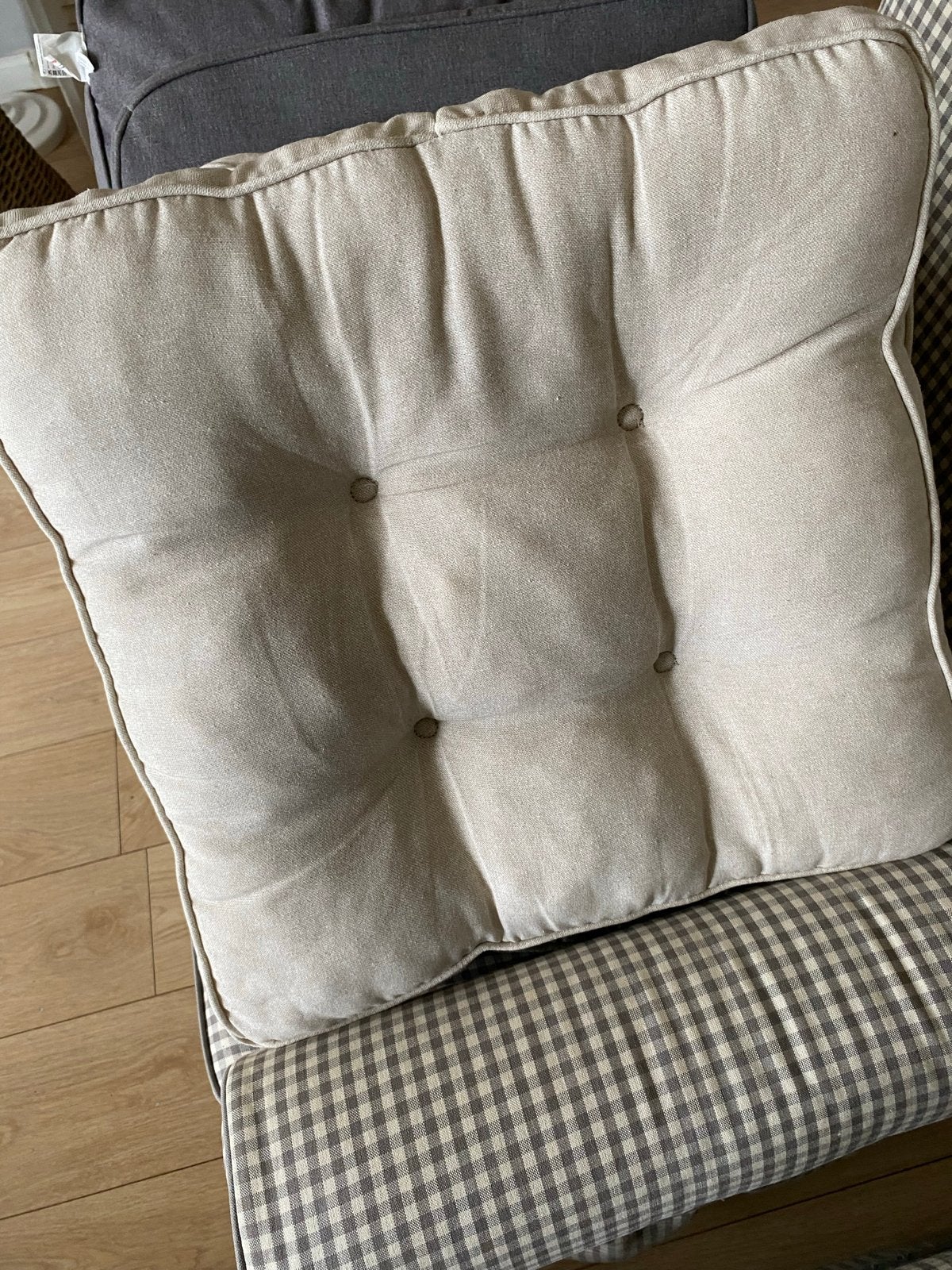 4x Madison Florance kussen 47x47 cm z.g.a.n., Ophalen, Overige merken, Beige, Vierkant