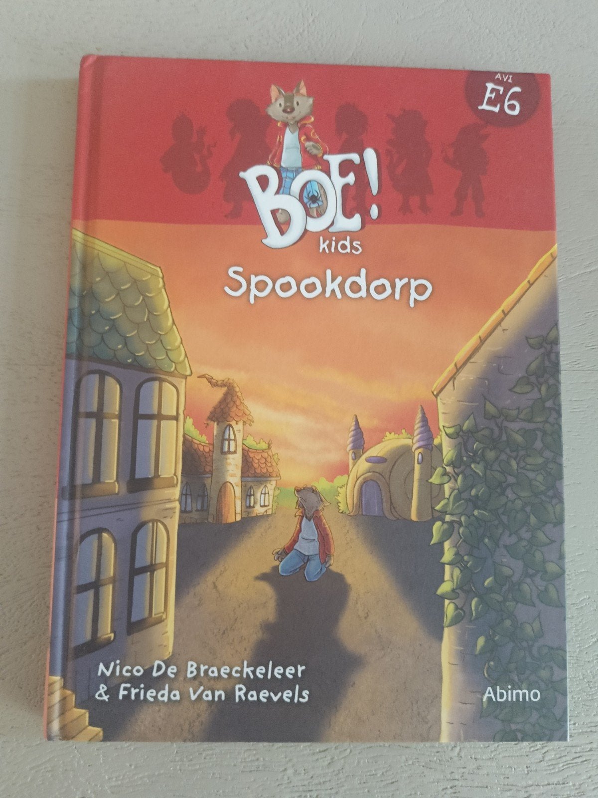 BOE! kids Spookdorp - Avontuurlijk kinderboek, Boeken, Ophalen of Verzenden, Zo goed als nieuw, Nico De Braeckeleer & Frieda Van Raevels