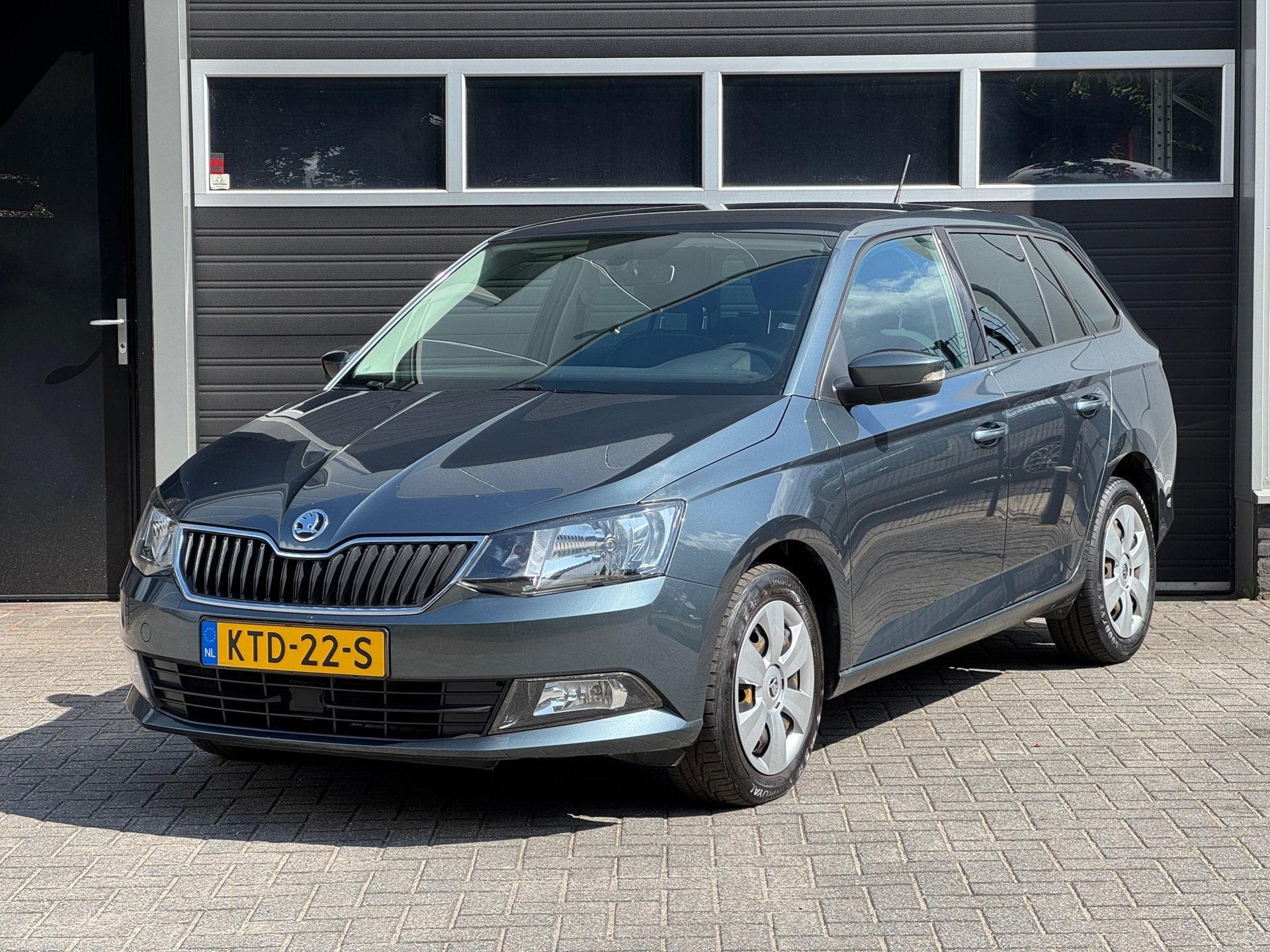 Skoda Fabia Combi 1.0 MPI Drive Cruise Control, PDC,, Auto's, Voorwielaandrijving, Gebruikt, Euro 6, Parkeersensor