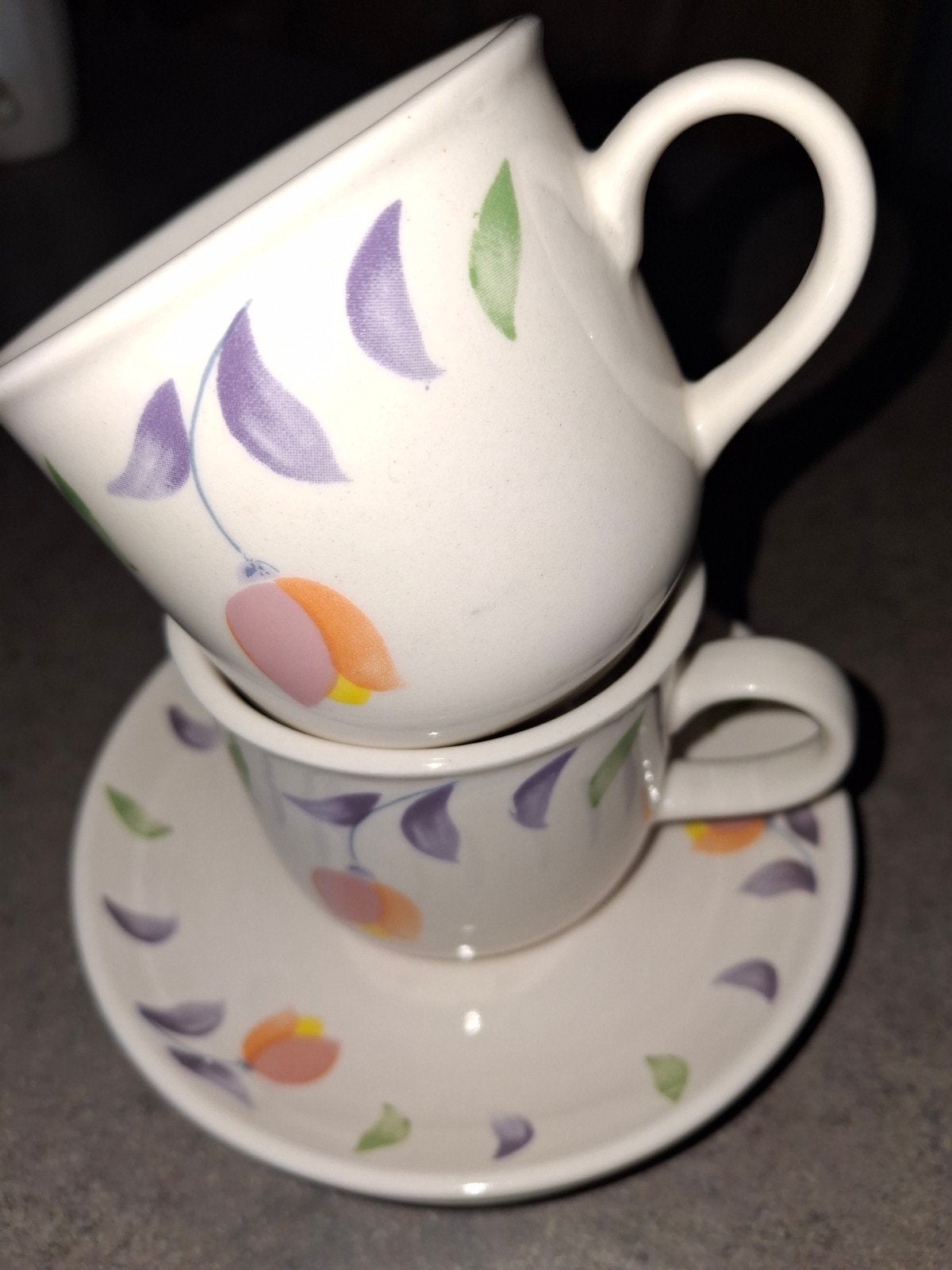 Set van 2 vintage kop en schotels met bloemmotief, Antiek en Kunst, Ophalen of Verzenden
