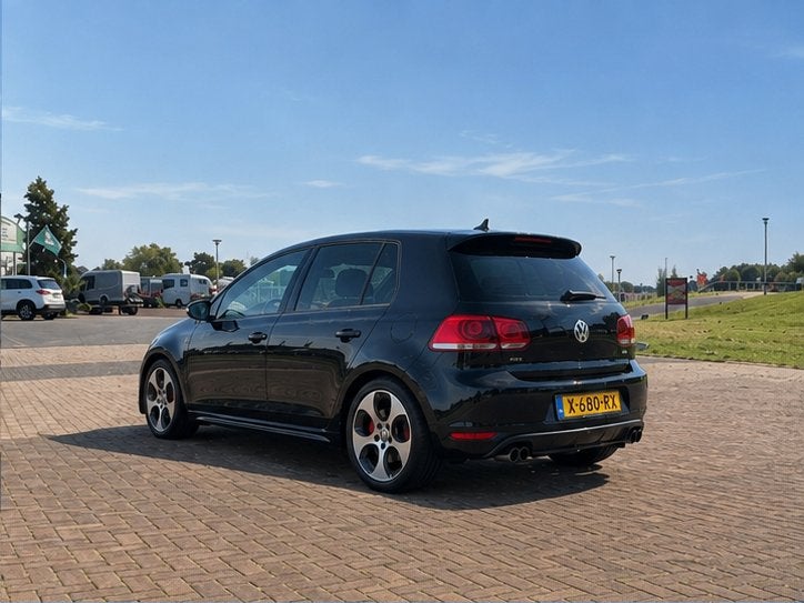 Foto 2 van Volkswagen Golf 2.0 GTI 155KW DSG 2011 Zwart