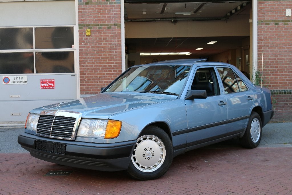 Mercedes-Benz 300E (W124) - Wegenbelastingvrij/Echt Leder!, Automaat, Achterwielaandrijving, Blauw, 2996 cc