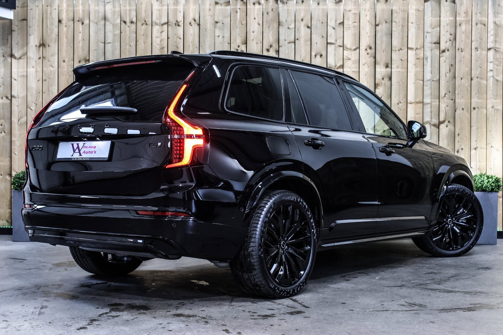 Volvo XC90 2.0 T8 Plug-in hybrid AWD Ultra Dark *Pano*B&W*Lu, Verwarmde buitenspiegels, Gebruikt, 4 cilinders, 1969 cc