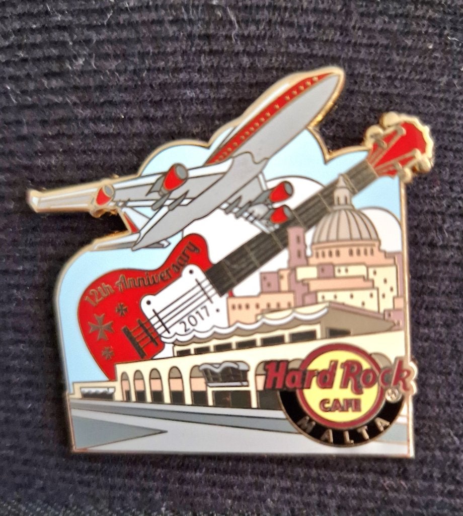 Hard rock cafe Malta 12th anniversary vliegtuig/gitaar pin, Ophalen of Verzenden, Zo goed als nieuw, Overige typen