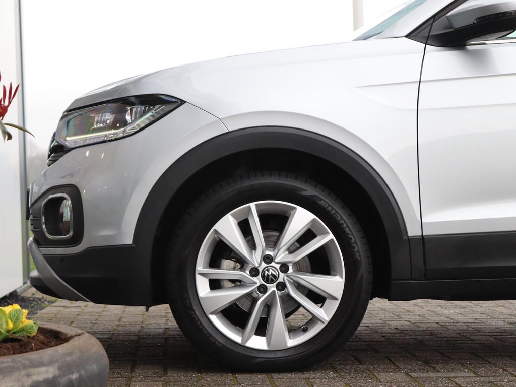 Volkswagen T-Cross 1.5 TSI 150 pk DSG Style | Navigatie | Ap, 4 cilinders, 150 pk, SUV of Terreinwagen, 660 kg