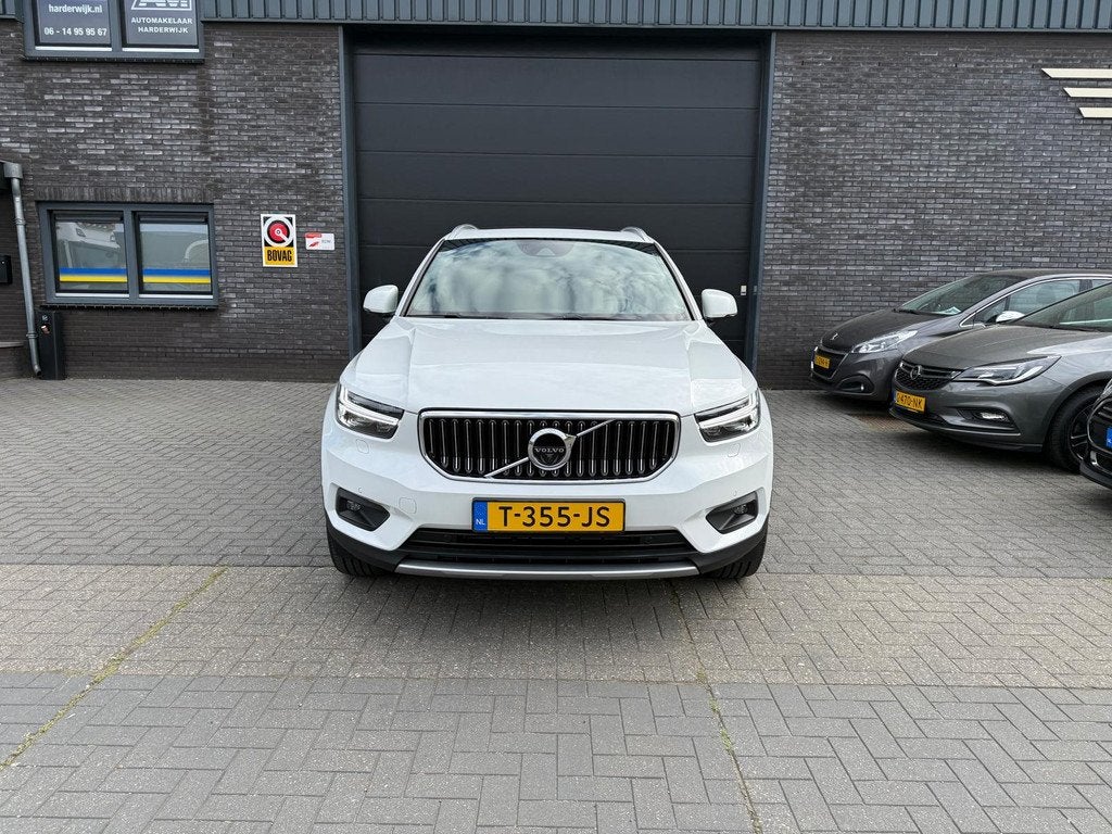 Volvo XC40 2.0 T4 R-Design | 1E EIGENAAR | 12MND GARANTIE |, Auto's, Volvo, 15 km/l, 1969 cc, Wit, Leder