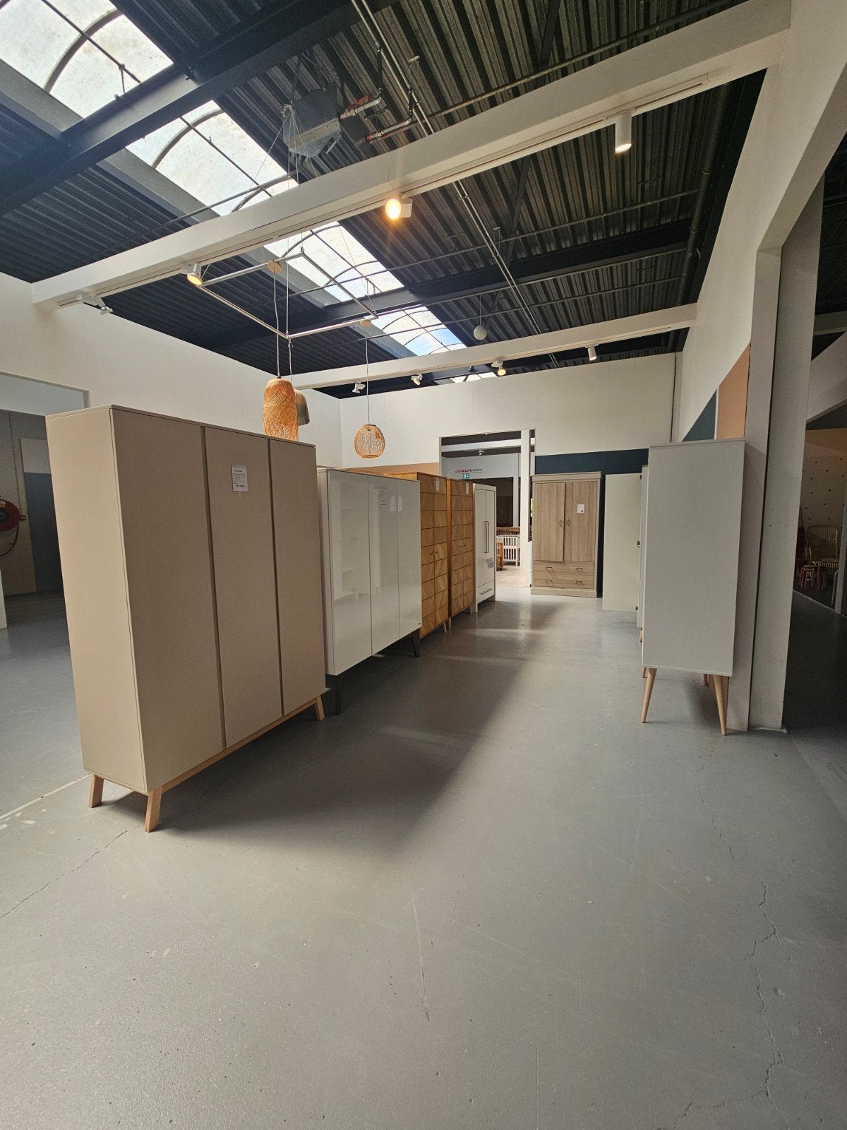 Showmodel outlet kasten, Ophalen, Zo goed als nieuw