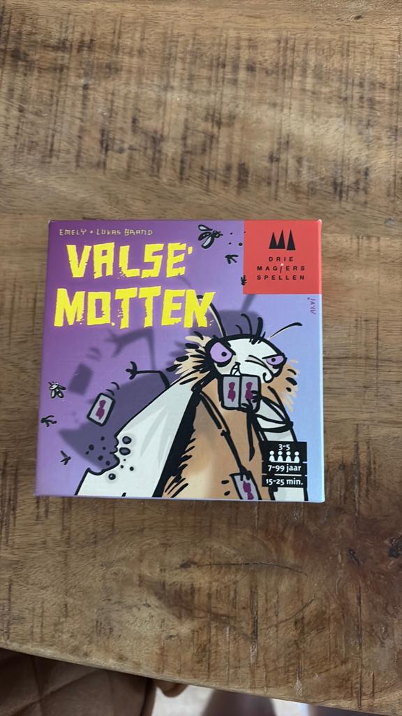 Valse Motten - Leuk kaartspel voor het hele gezin, Hobby en Vrije tijd, Gezelschapsspellen | Kaartspellen, Drie of vier spelers
