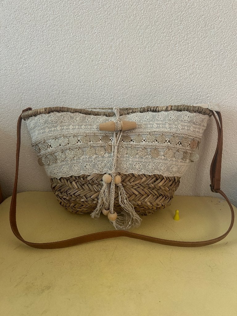 Ibiza Stijl Strandtas Riet met Kant en Munten - 42cm, Ophalen of Verzenden, Zo goed als nieuw, Bruin, Shopper