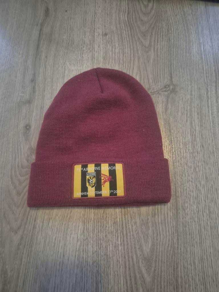 Vitesse Airborne Memorial Muts - Uniek collectors item, Vitesse, One size fits all, Ophalen of Verzenden, Pet