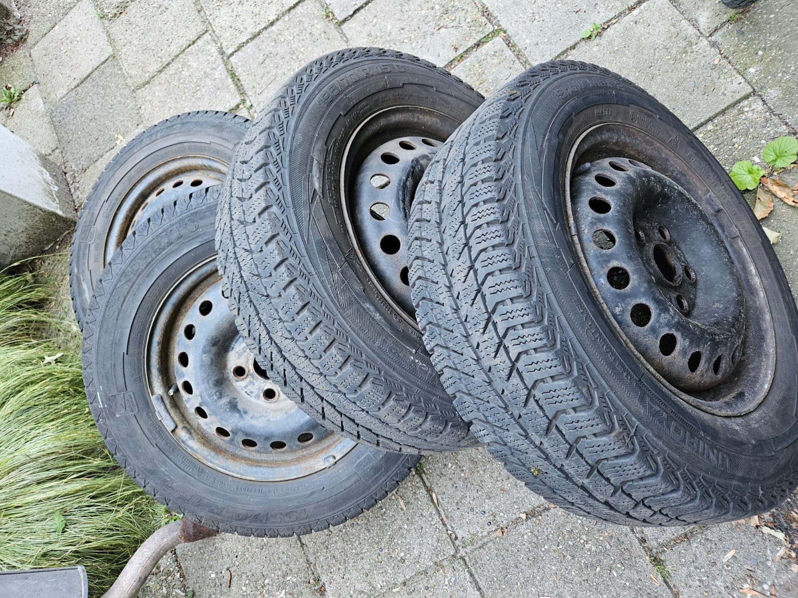 4 Stalen velgen met winterbanden voor VW T4 Transporter, Ophalen, 15 inch, Banden en Velgen, Winterbanden