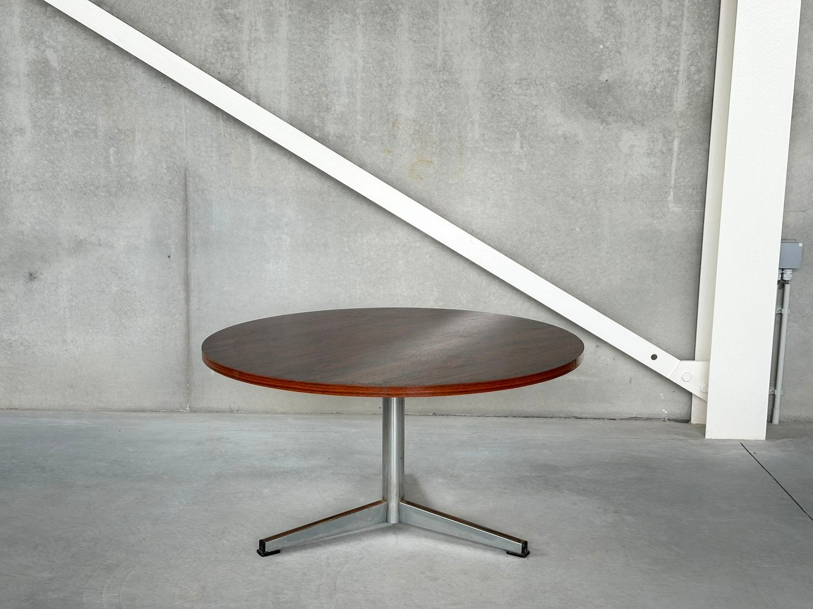 Mid-century Round Coffeetable, Ophalen of Verzenden, Rechthoekig, 50 tot 100 cm