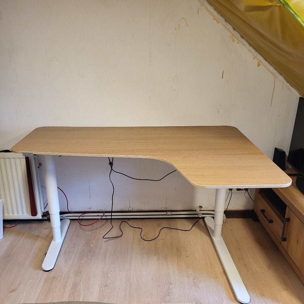 Elektrisch verstelbare hoekbureau Bekant Ikea, Huis en Inrichting, Bureaus, Ophalen, 160 cm, Gebruikt, Hoekbureau