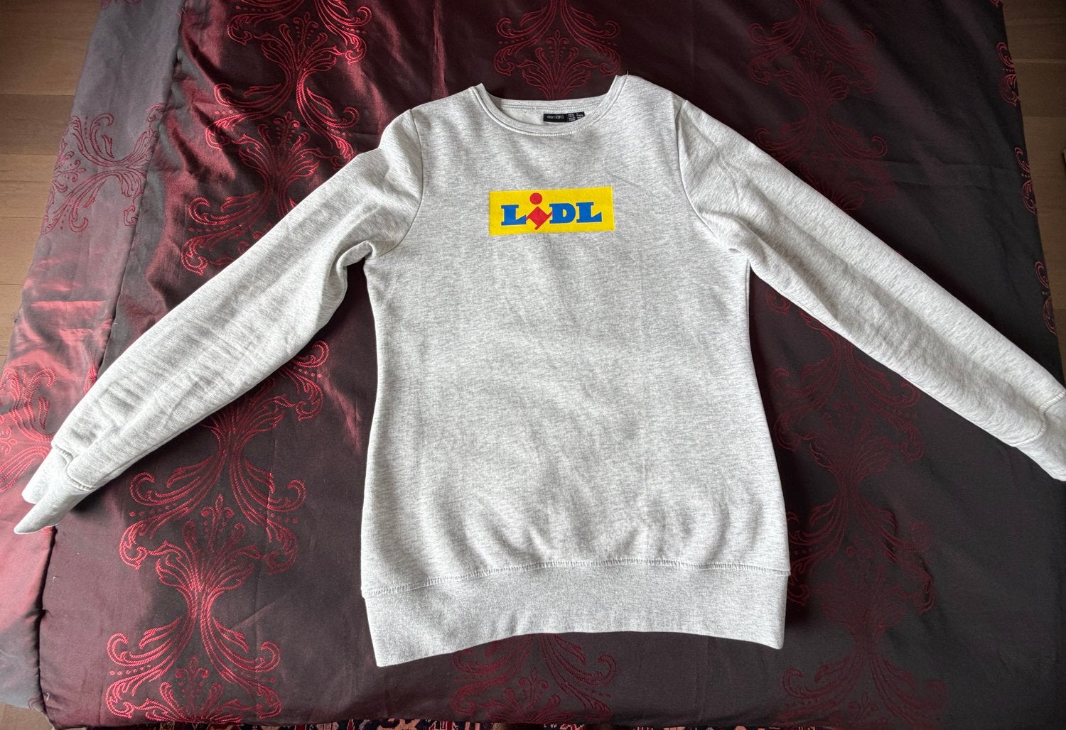 Collecters item - Limited edition Lidl trui, Kleding | Dames, Ophalen, Zo goed als nieuw, Maat 38/40 (M), Grijs