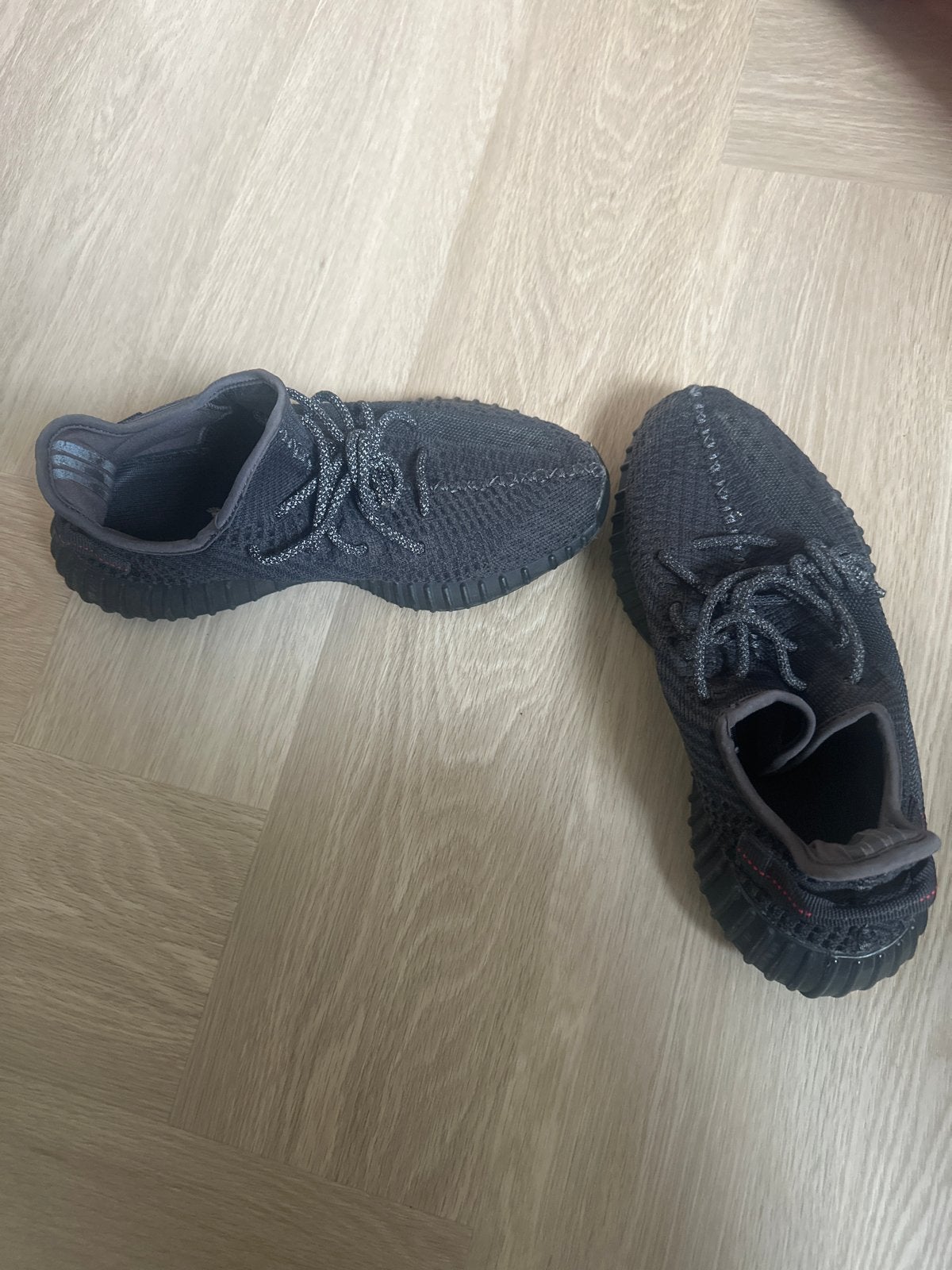 Adidas Yeezy Boost 350 V2 Zwarte Sneakers, Ophalen, Gedragen, Zwart, Sneakers of Gympen