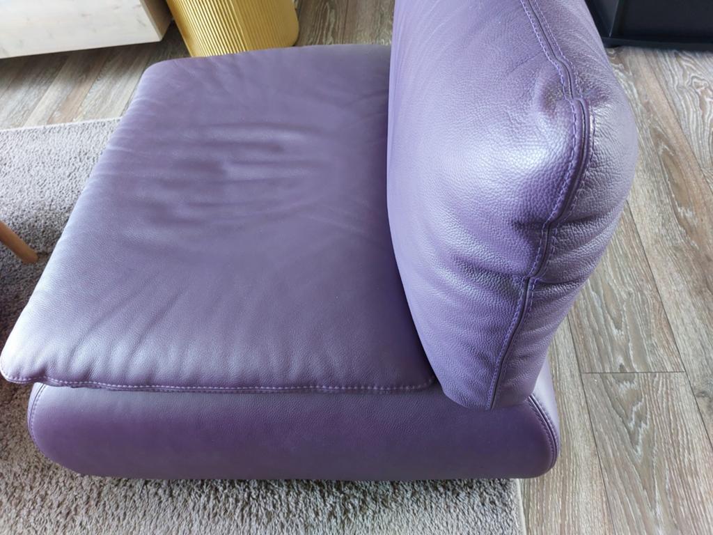 Unieke paarse fauteuil van kunstleer., Ophalen, Overige materialen, 75 tot 100 cm, Zo goed als nieuw