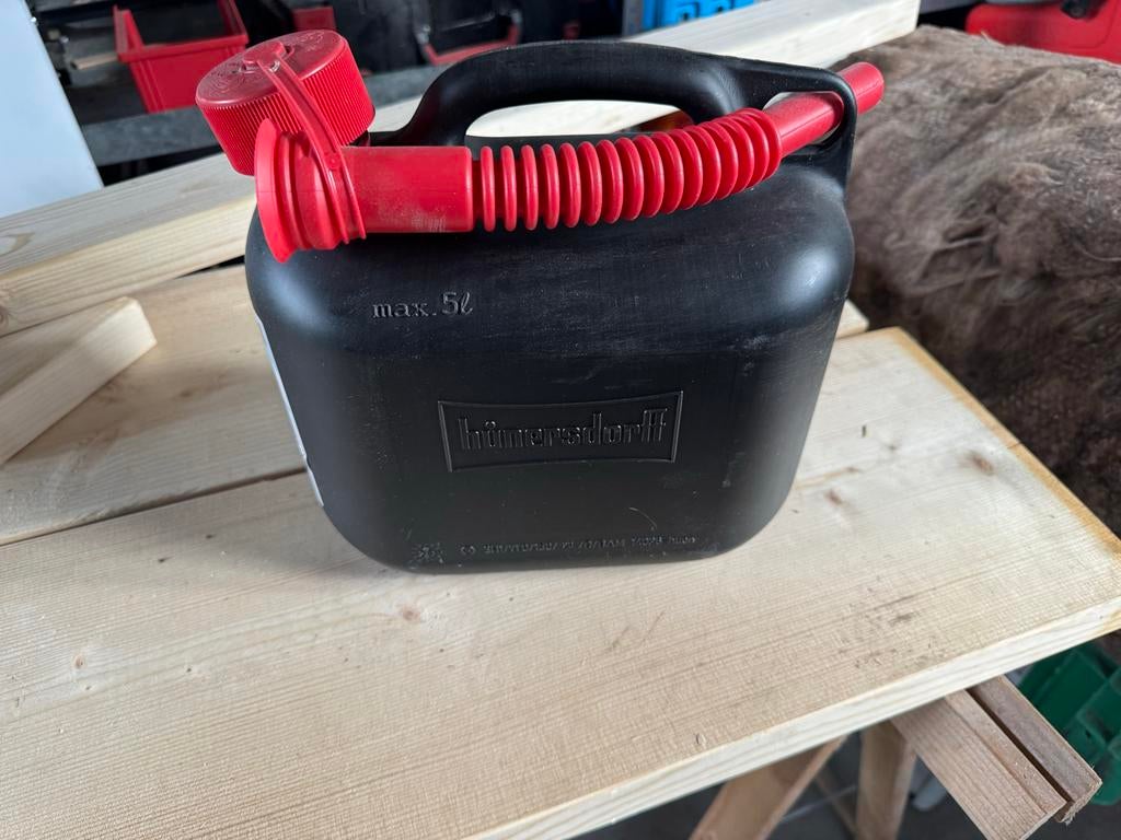 Jerrycan 5 liter met schenktuit, Ophalen, Nieuw, Universele onderdelen