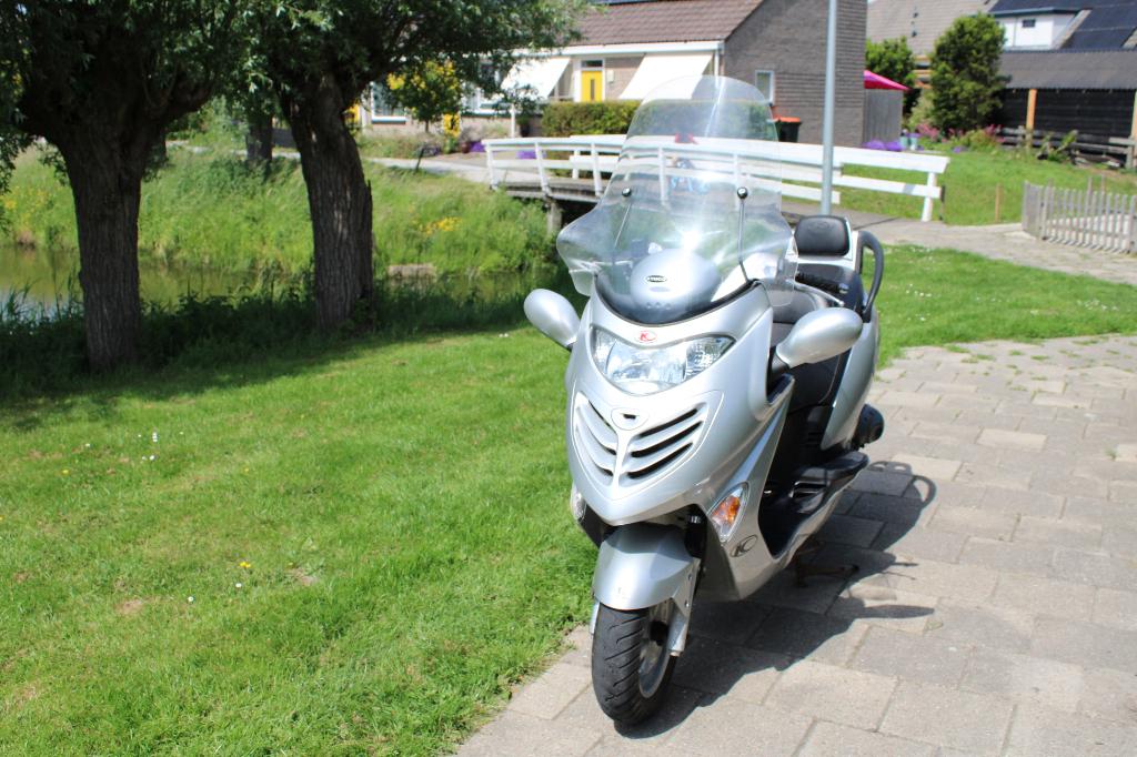 Te Koop Kymco Grand dink, Fietsen en Brommers, Scooters | Kymco, Ophalen, Overige modellen, Maximaal 45 km/u, Zo goed als nieuw