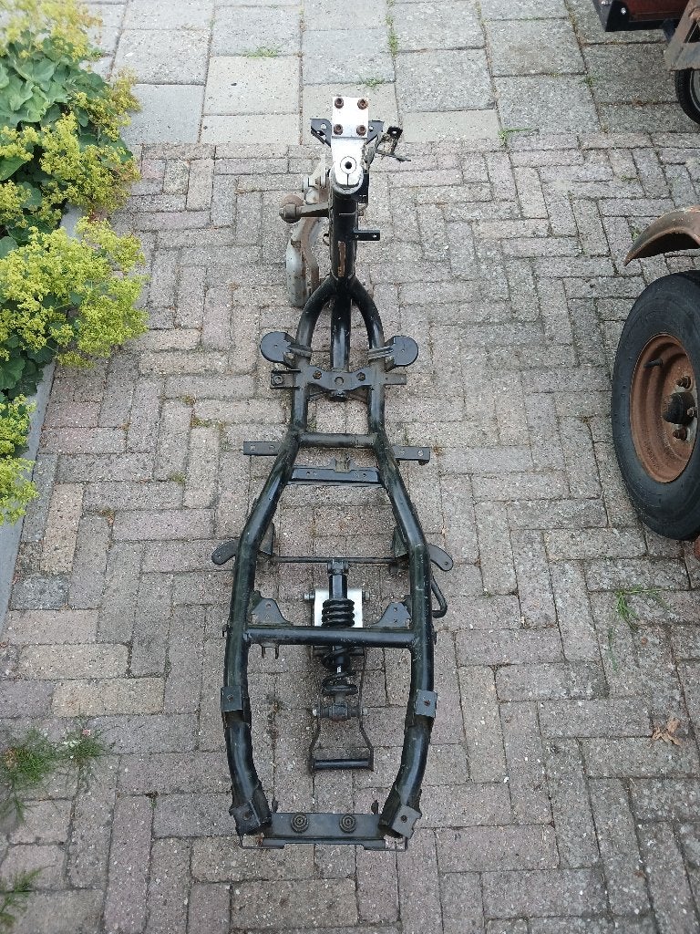 Yamaha aerox frame, area51 monoshock scooter project /custom, Fietsen en Brommers, Brommeronderdelen | Algemeen, Gebruikt, Frame