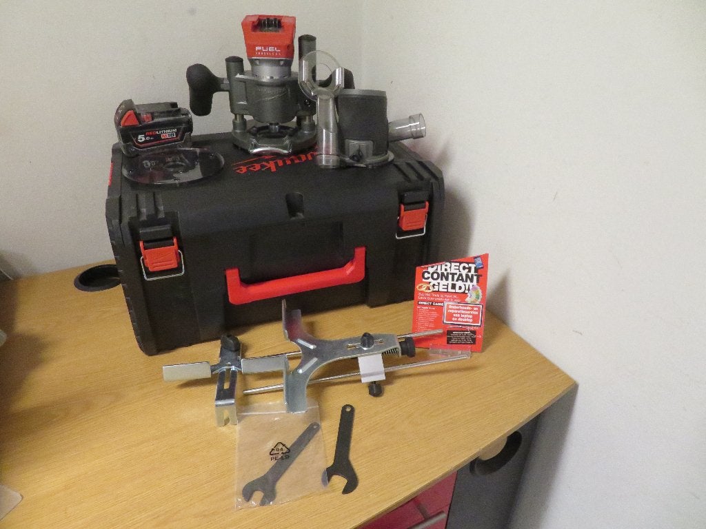 Milwaukee M18 FTR8 Accu Bovenfrees | Pawn Eindhoven, Ophalen, Gebruikt, Accu, Bovenfrees