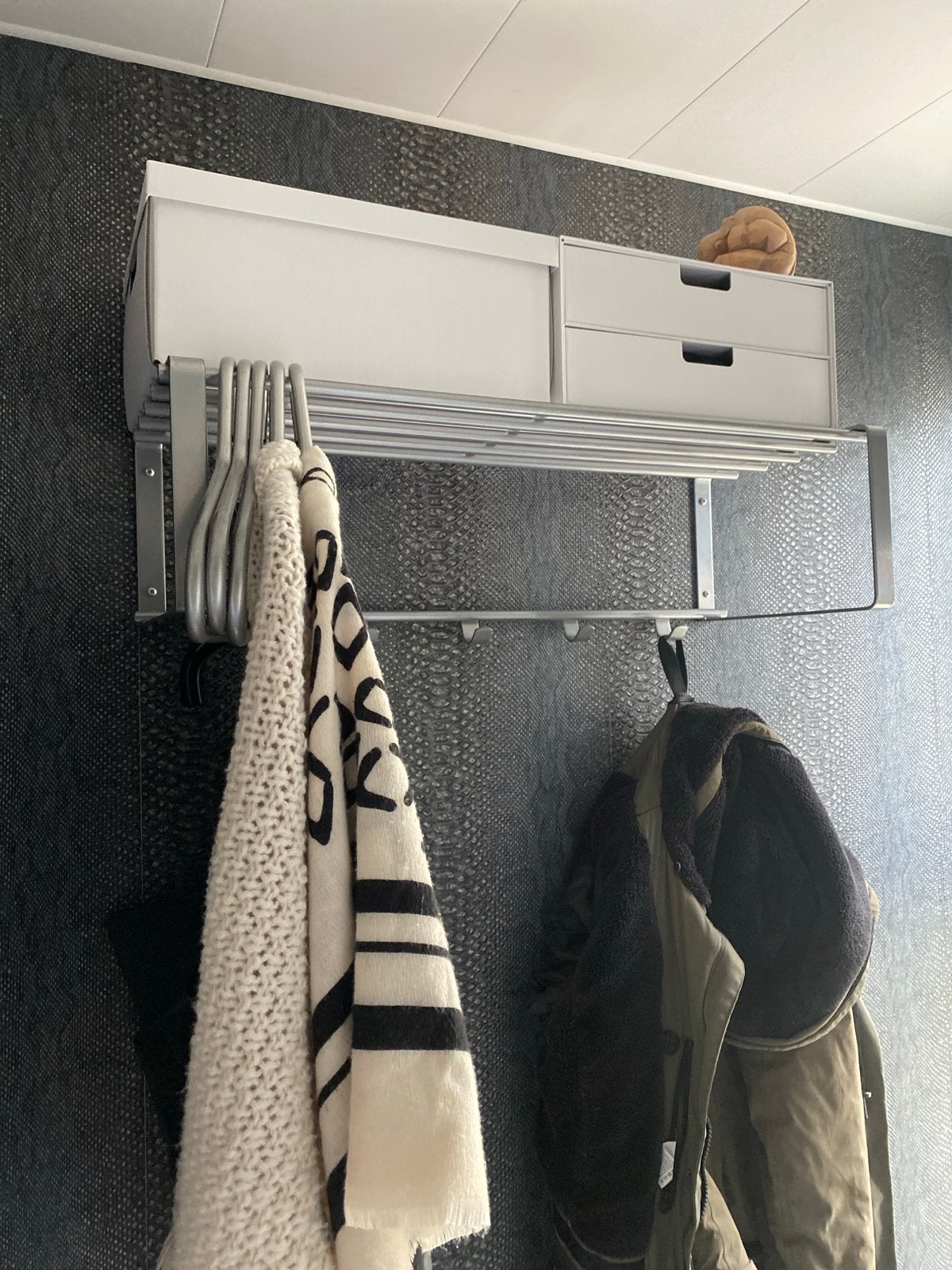 Design wandkapstok met 5 kleerhangers, Gebruikt, Minder dan 100 cm, Metaal, Ophalen