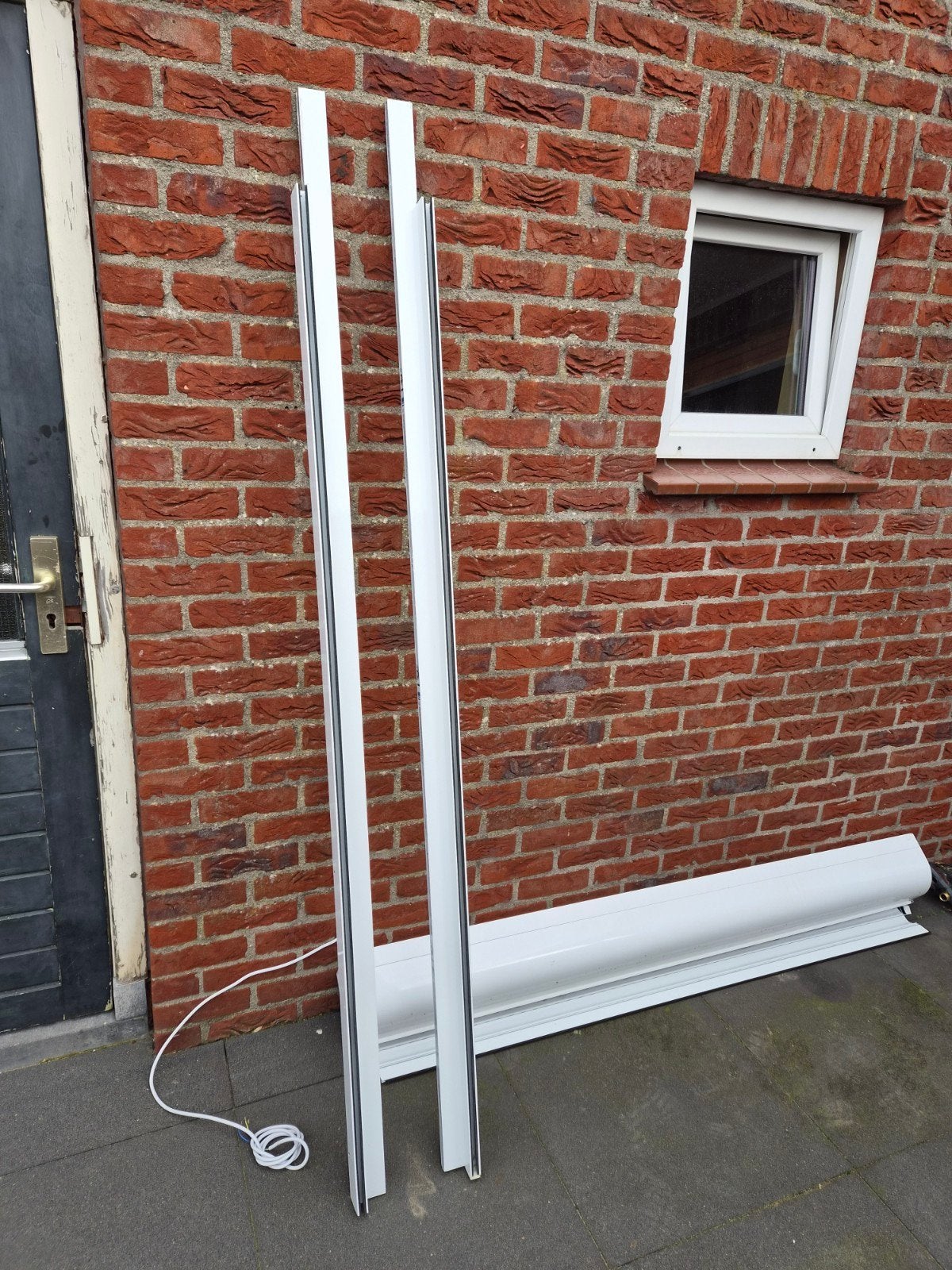 Gebruikt rolluik, wit, 1790mm breed en 2070mm hoog, Ophalen, Gebruikt, Elektrisch, Rolluik