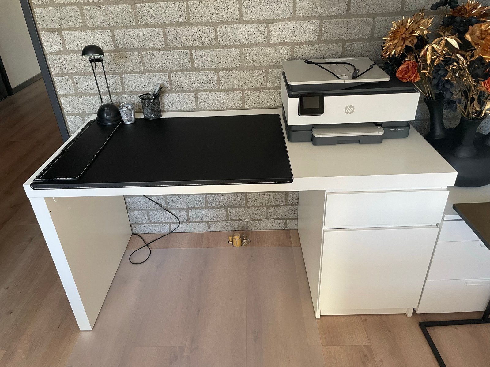IKEA MALM Bureau Wit met Lades - 140x65 cm, Met lades, Spaanplaat of MDF, Ophalen of Verzenden, Zo goed als nieuw