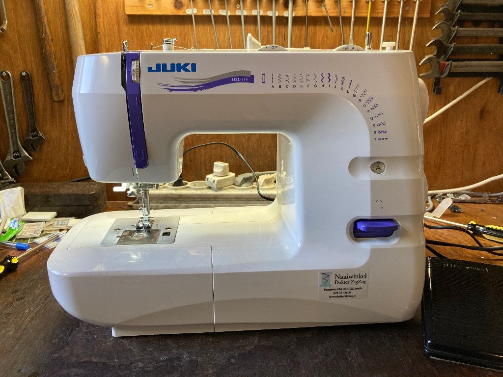 JUKI HZL-53E - leuke startersmachine!, Hobby en Vrije tijd, Overige merken, Info@juki.com, Ophalen of Verzenden, Lockmachine