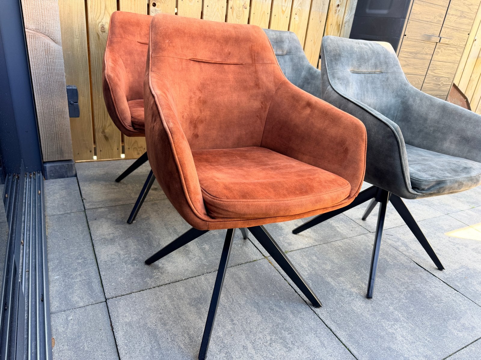 4x Xooon draaibare eetkamerstoelen - 2 groen, 2 brons/oranje, Ophalen, Gebruikt, Overige kleuren, Vier