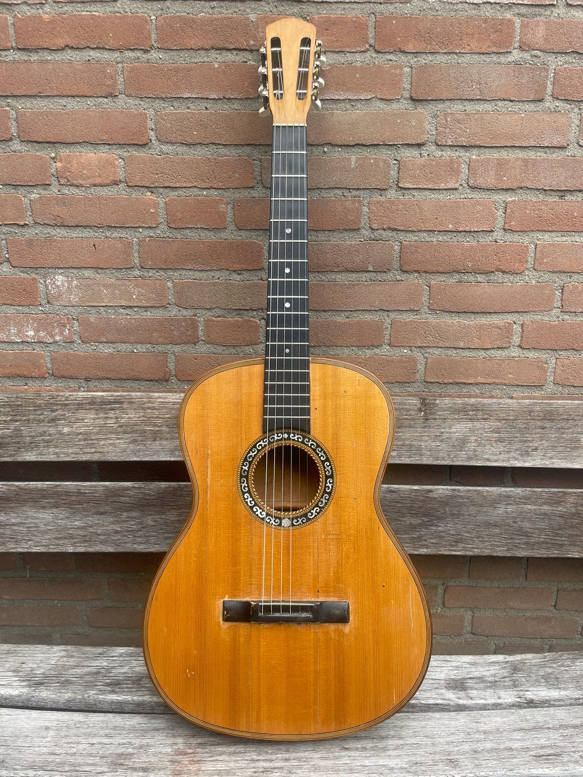 Barnes & Mullins gitaar, Ophalen, Gebruikt