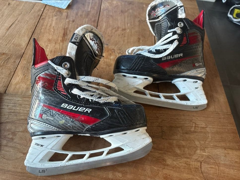 Bauer Vapor X5 Pro IJshockechaatsen - Maat 12, Sport en Fitness, Ophalen, Gebruikt, IJshockeyschaatsen, Bauer