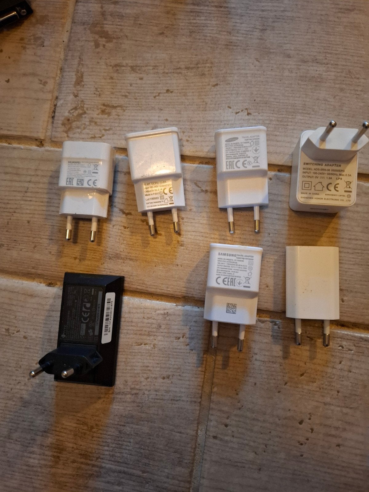 Diverse telefoonopladers (Samsung, Huawei, HTC), Telecommunicatie, Mobiele telefoons | Telefoon-opladers, Gebruikt, Adapter, Universeel