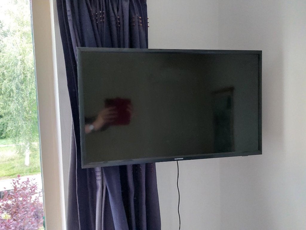 HD-Ready TV Monitor 28 inch LT28E310EW, Audio, Tv en Foto, Ophalen, LED, 50 Hz, Zo goed als nieuw