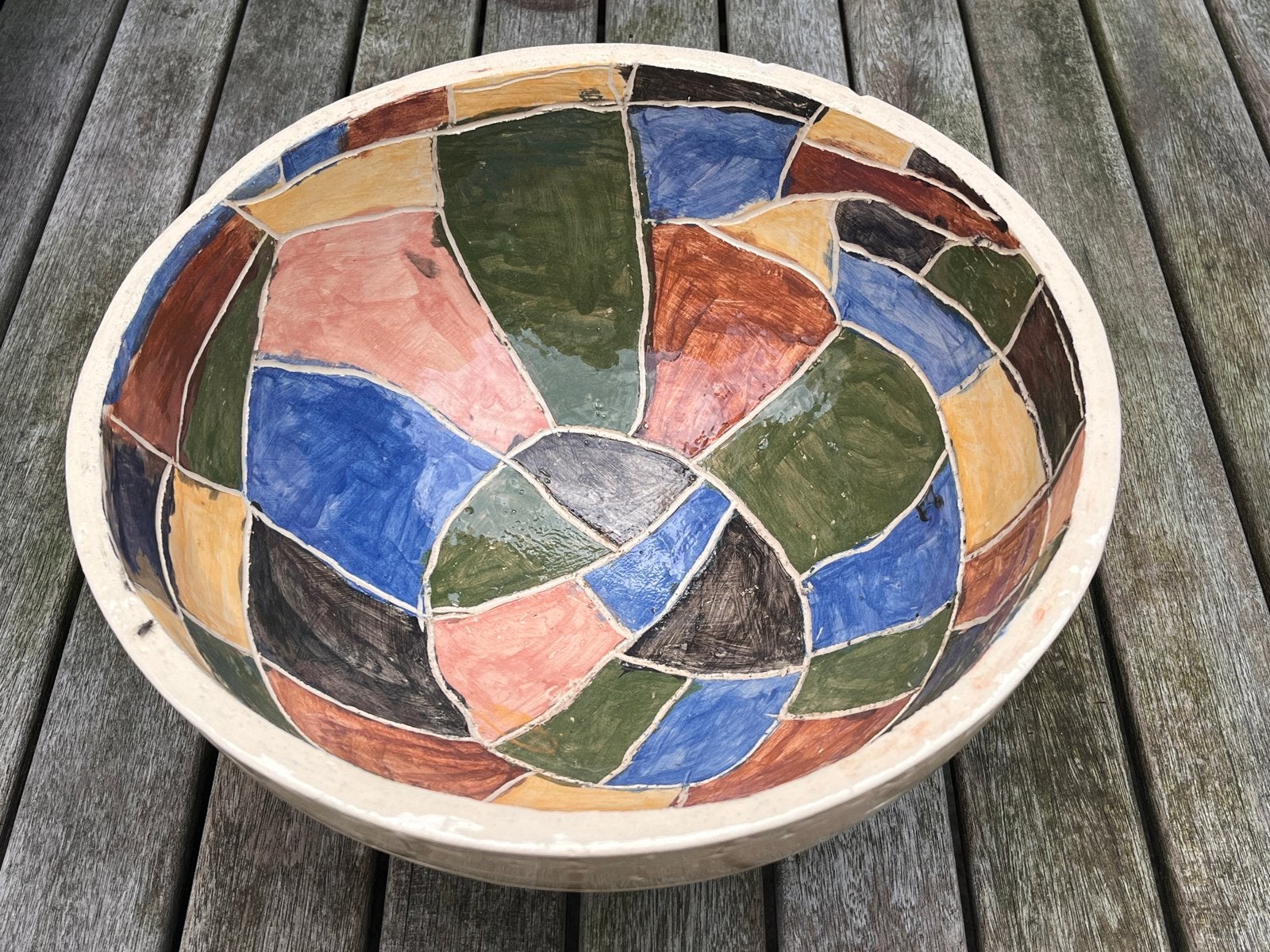 Aanbieding: bijzondere aardenwerk schaal(39cm)veelkleurig, Antiek en Kunst, Antiek | Schalen, Ophalen of Verzenden