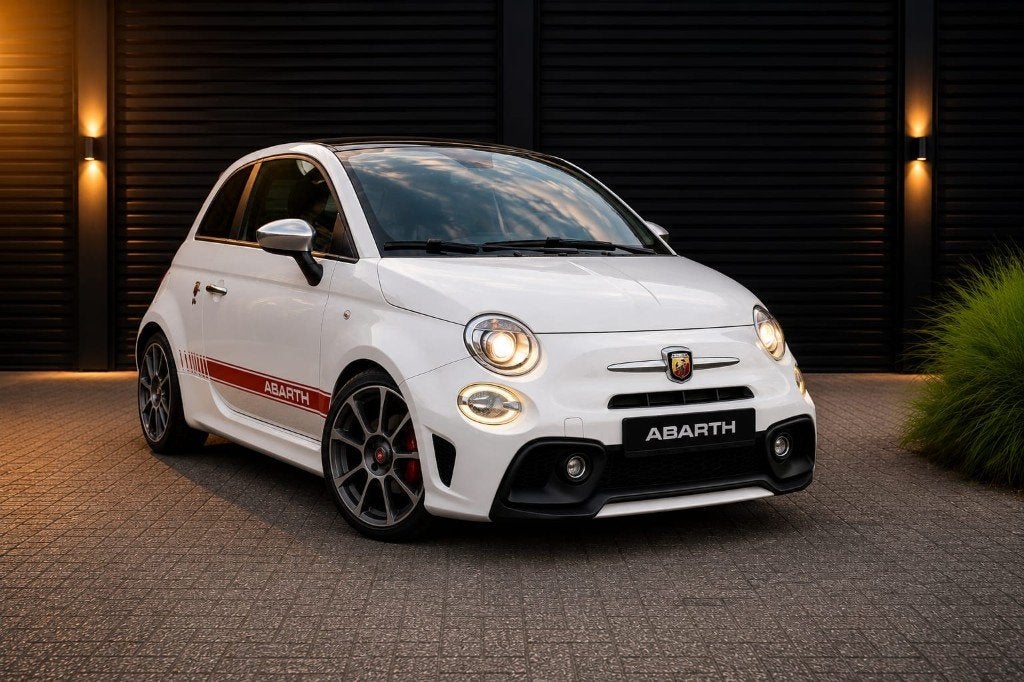 Abarth 595C Cabrio Automaat | 49.739 km | Leder | TOP | APK, Auto's, Abarth, Zwart, 4 cilinders, Cabriolet, Wit