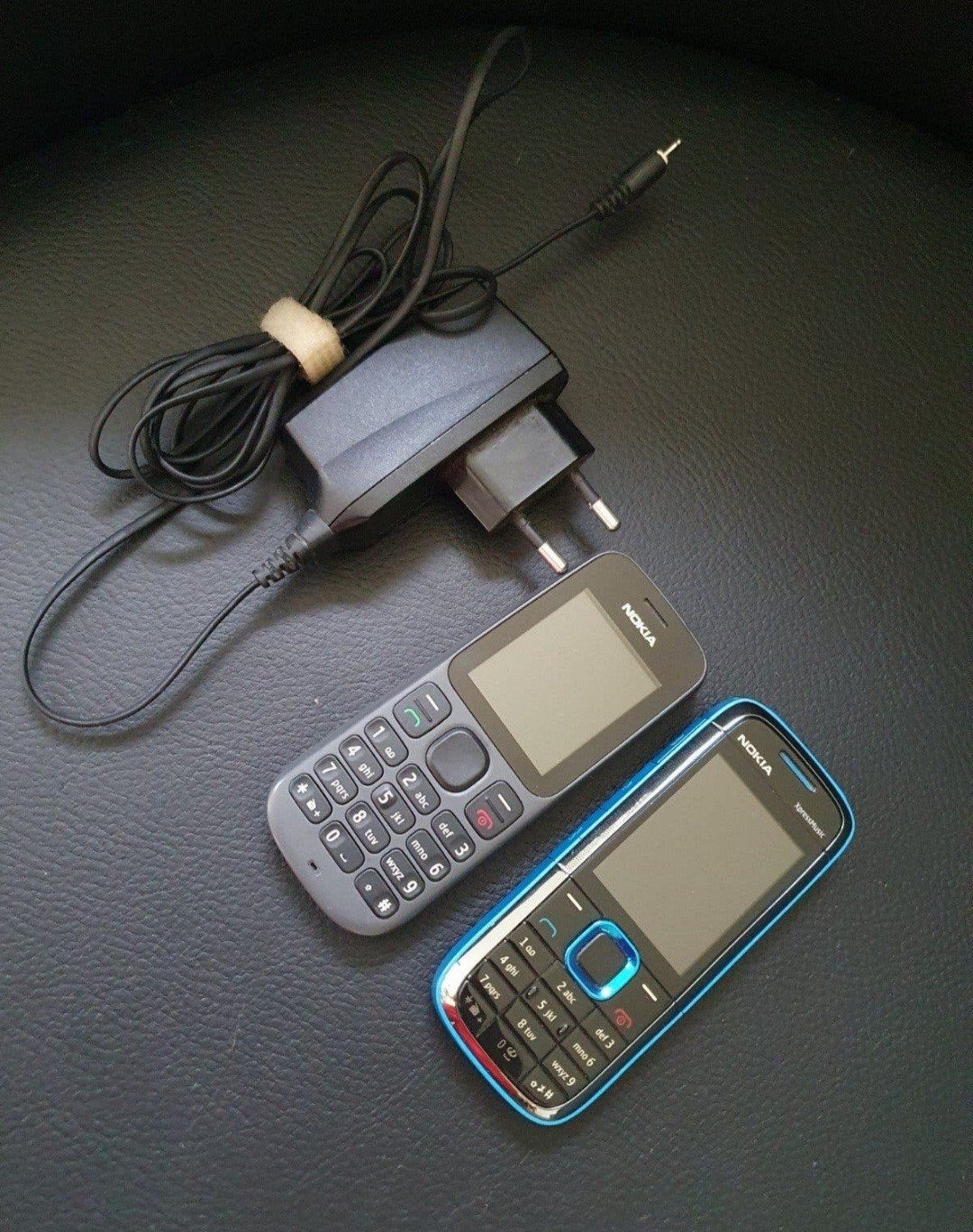 Vintage Nokia Telefoons: XpressMusic 5130c-2 & Nokia 100, Ophalen, Gebruikt, Overige kleuren, Fysiek toetsenbord