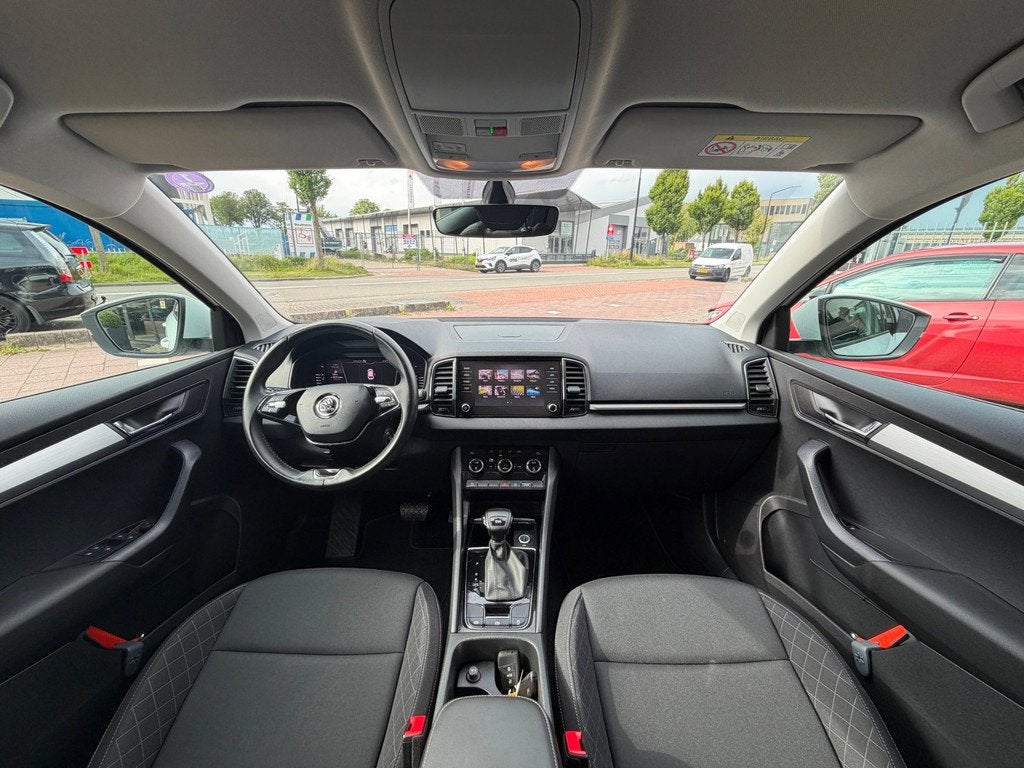 Skoda Karoq 1.5 TSI ACT Business Edition AUT|Nav|Cruise|Carp, 12 maanden, Stof, 4 cilinders, Wit