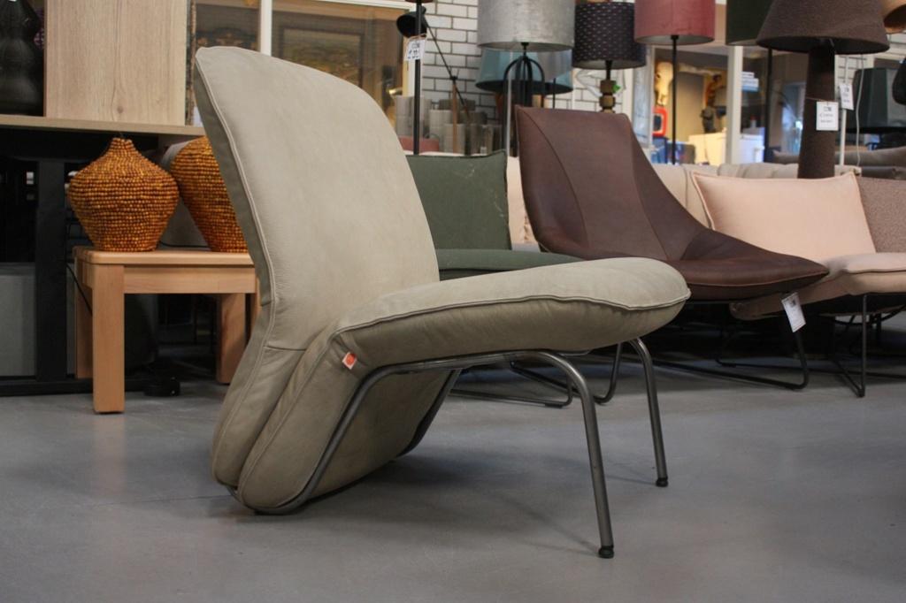 Prachtige luxe fauteuil CLIP Jess design echt leer naturel, Huis en Inrichting, Fauteuils, Ophalen, 75 tot 100 cm, Zo goed als nieuw