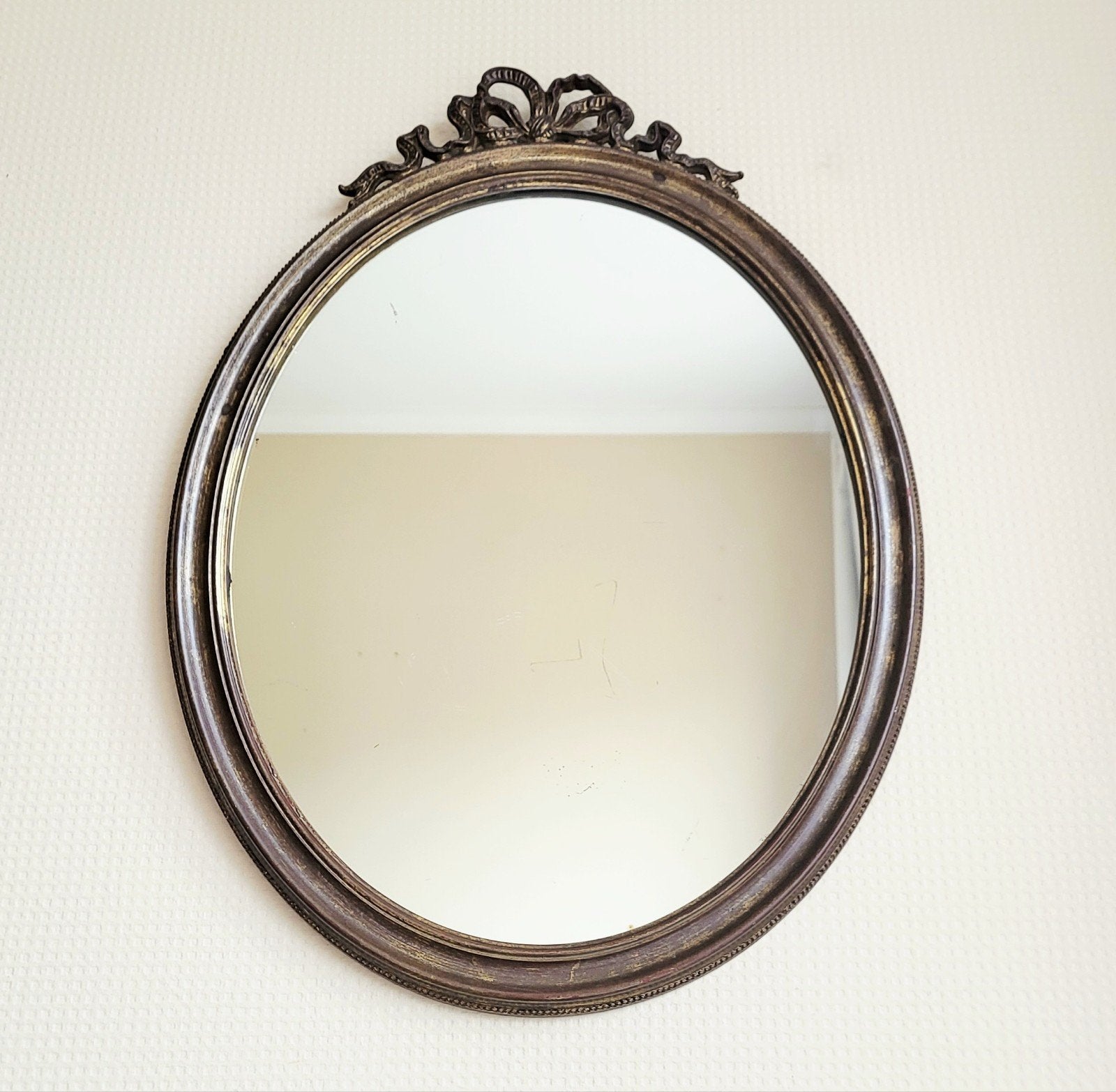 Prachtige vintage sierlijke gouden spiegel met strikdetail!, Antiek en Kunst, Ophalen of Verzenden, Minder dan 50 cm