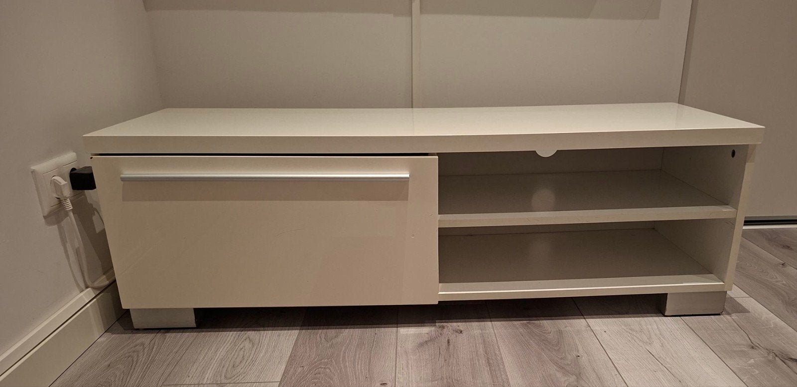 Wit  tv-meubel met schuifla en open vakken, Ophalen, Gebruikt, 100 tot 150 cm, Minder dan 100 cm
