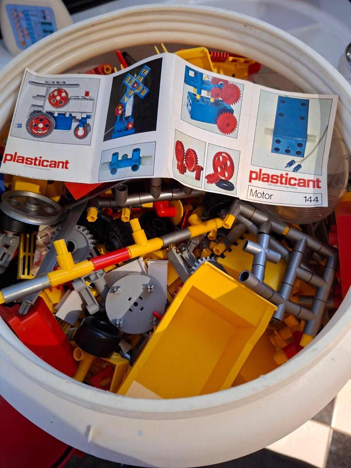 Grote ton Plasticant bouwblokken met instructieboekje, Kinderen en Baby's, Ophalen, Gebruikt