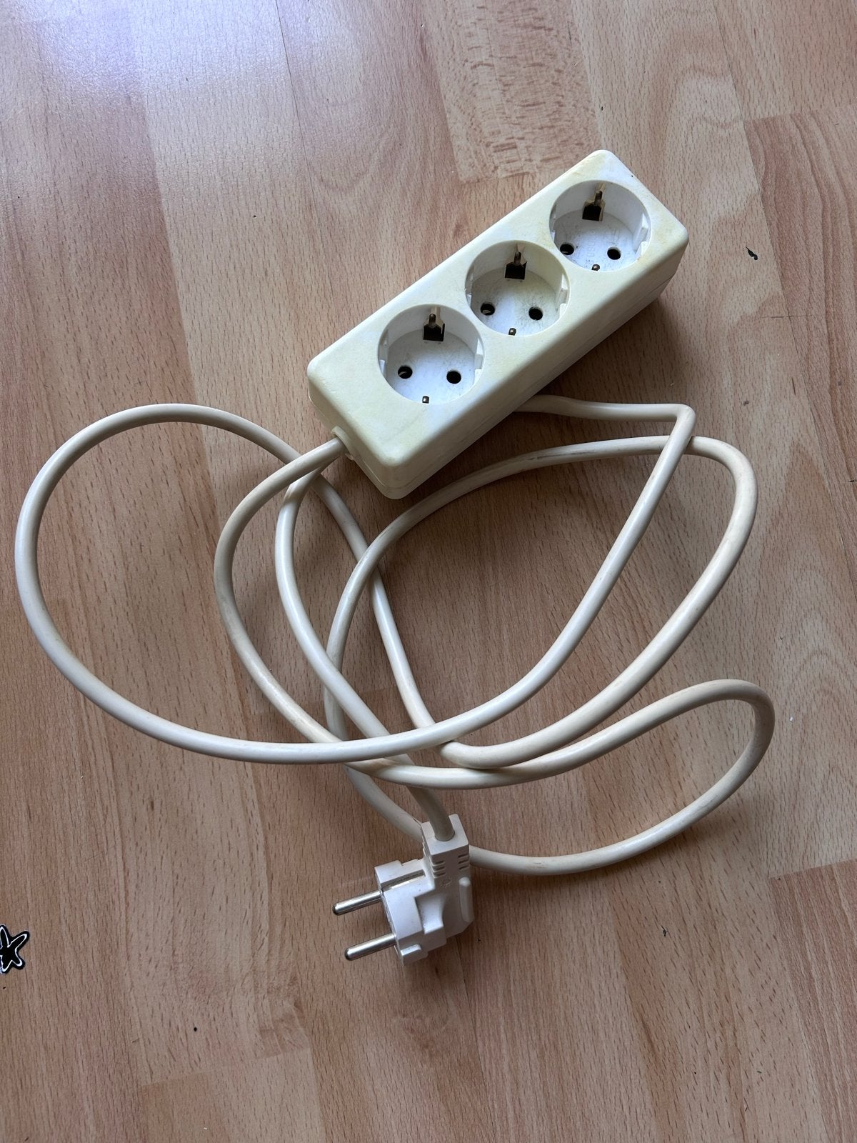 Stekkerdoos met 3 stopcontacten, Ophalen of Verzenden, Gebruikt, Stekkerdoos