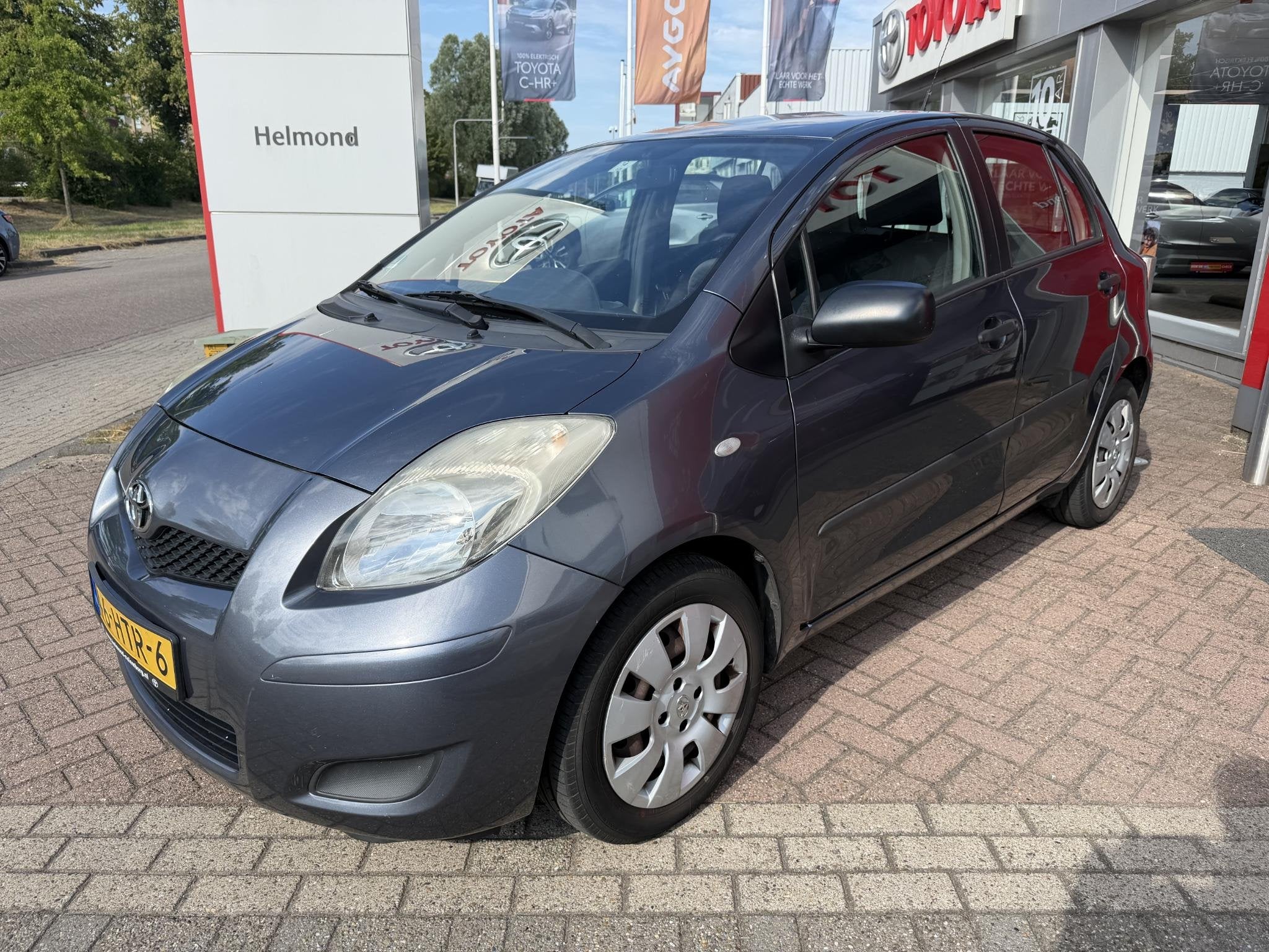 Toyota Yaris 1.3 VVTi Comfort, Voorwielaandrijving, Euro 5, 4 cilinders, Blauw