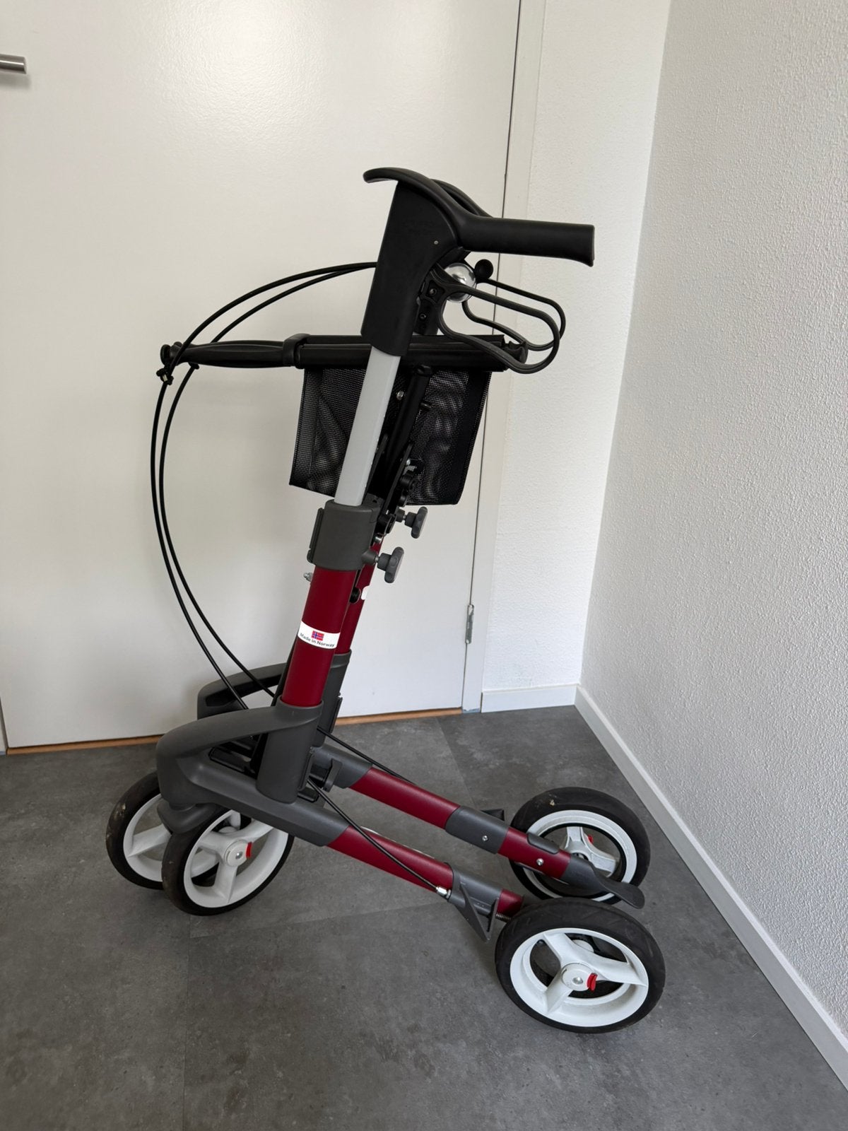 Rollator tropo troja 5G M red, Ophalen, Zo goed als nieuw