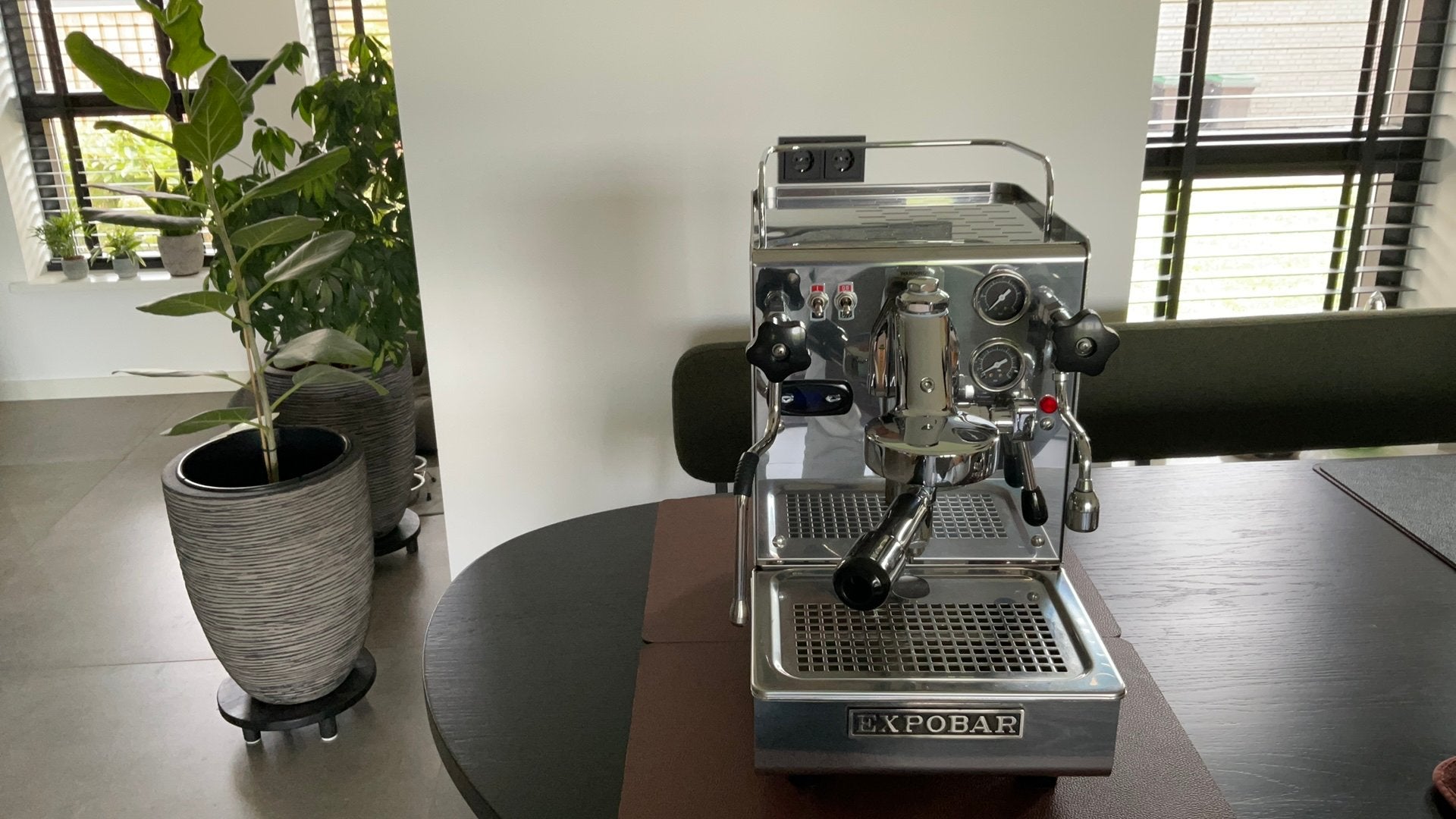 Expobar Brewtus 4 Espresso machine 2018 met veel extra's, Gebruikt, Espresso apparaat, 2 tot 4 kopjes, Gemalen koffie