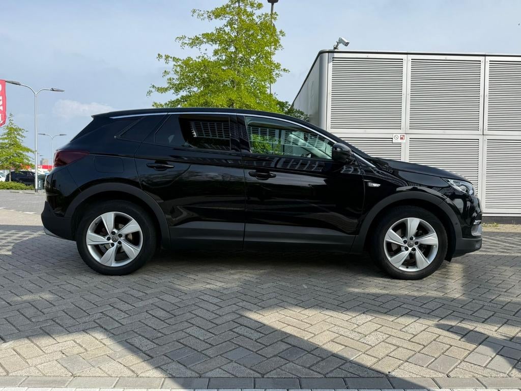 Opel Grandland X 1.2 Turbo Ultimate AUTOMAAT | PANO | ACC |, 680 kg, 1199 cc, Zwart, Parkeerassistent
