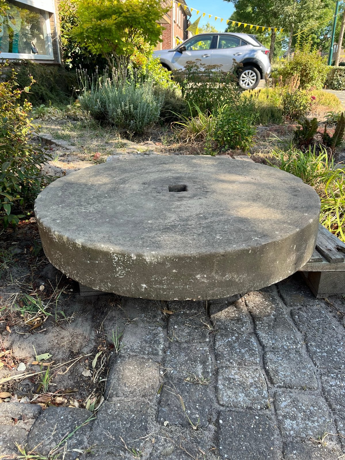 Antieke Slijpsteen Molen - Dikte 13 cm, Doorsnede 88 cm, Tuin en Terras, Ophalen, Gebruikt