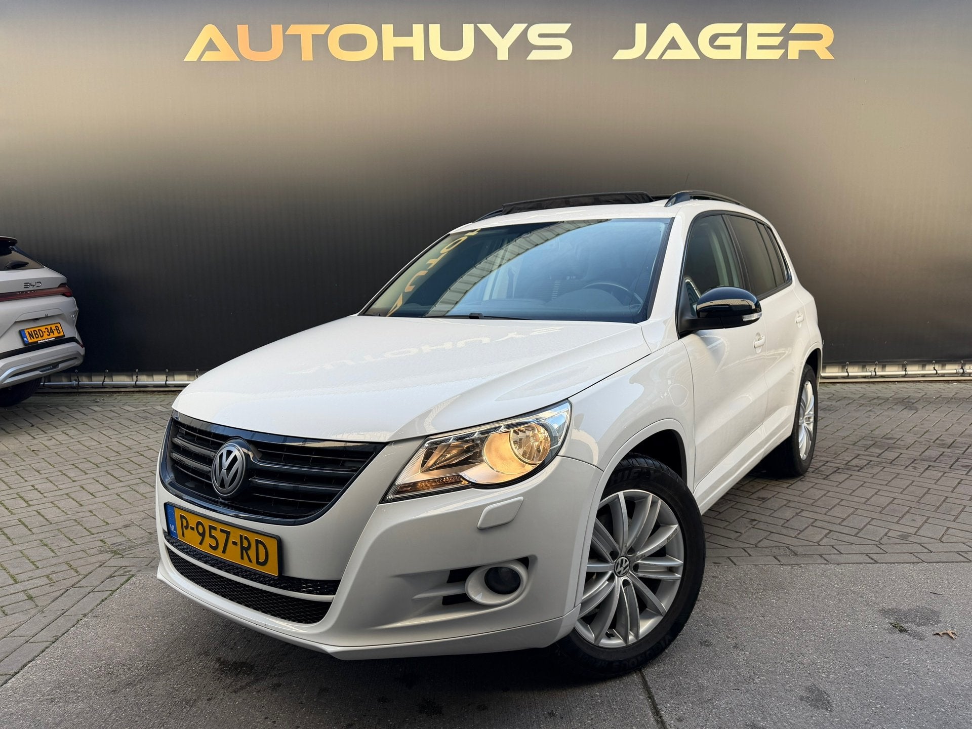 Volkswagen Tiguan 1.4 TSI Easyline Pano Stoelverwarming, Voorwielaandrijving, Zwart, 4 cilinders, 150 pk